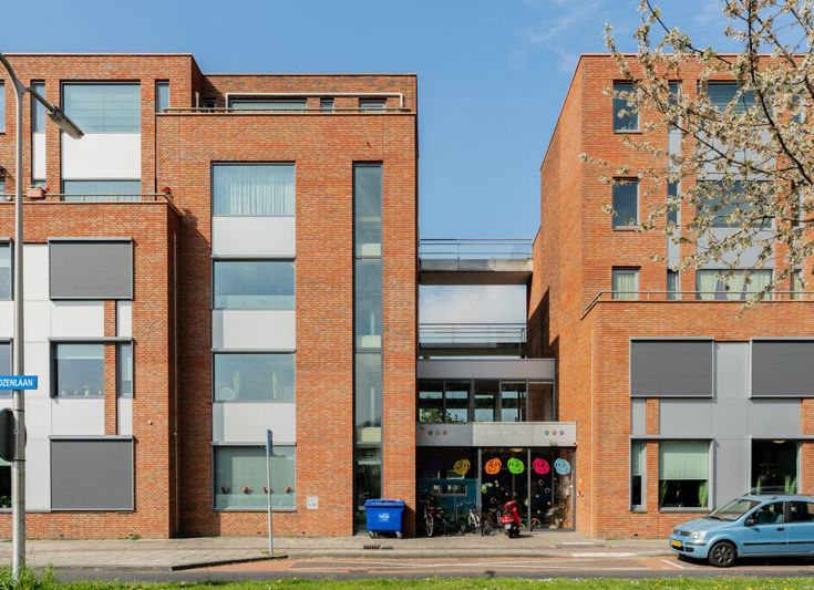 Medium-de Zes Rozen (23).jpg (1)